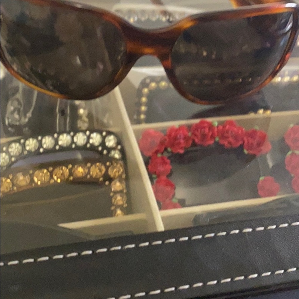 Versace - Picture 4 of 5